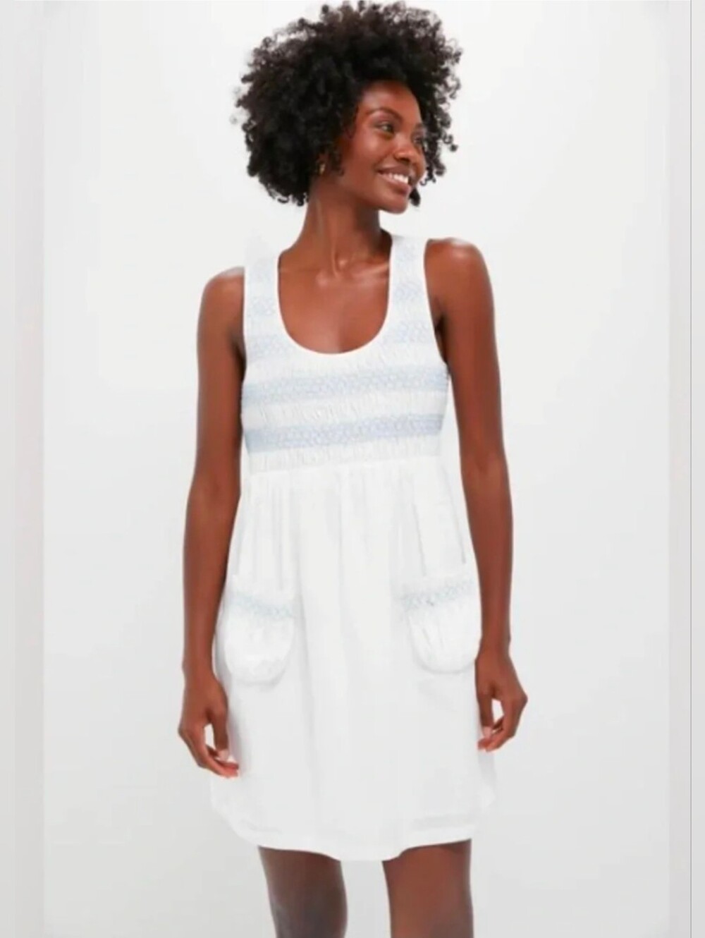 Tuckernuck Susannah White Smocked Mini Dress Embroidered Pockets Sz XXS Coastal